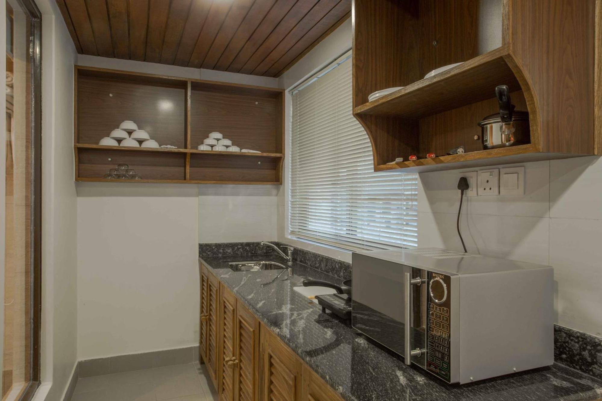Hotel Pokhara Batika Habitación foto