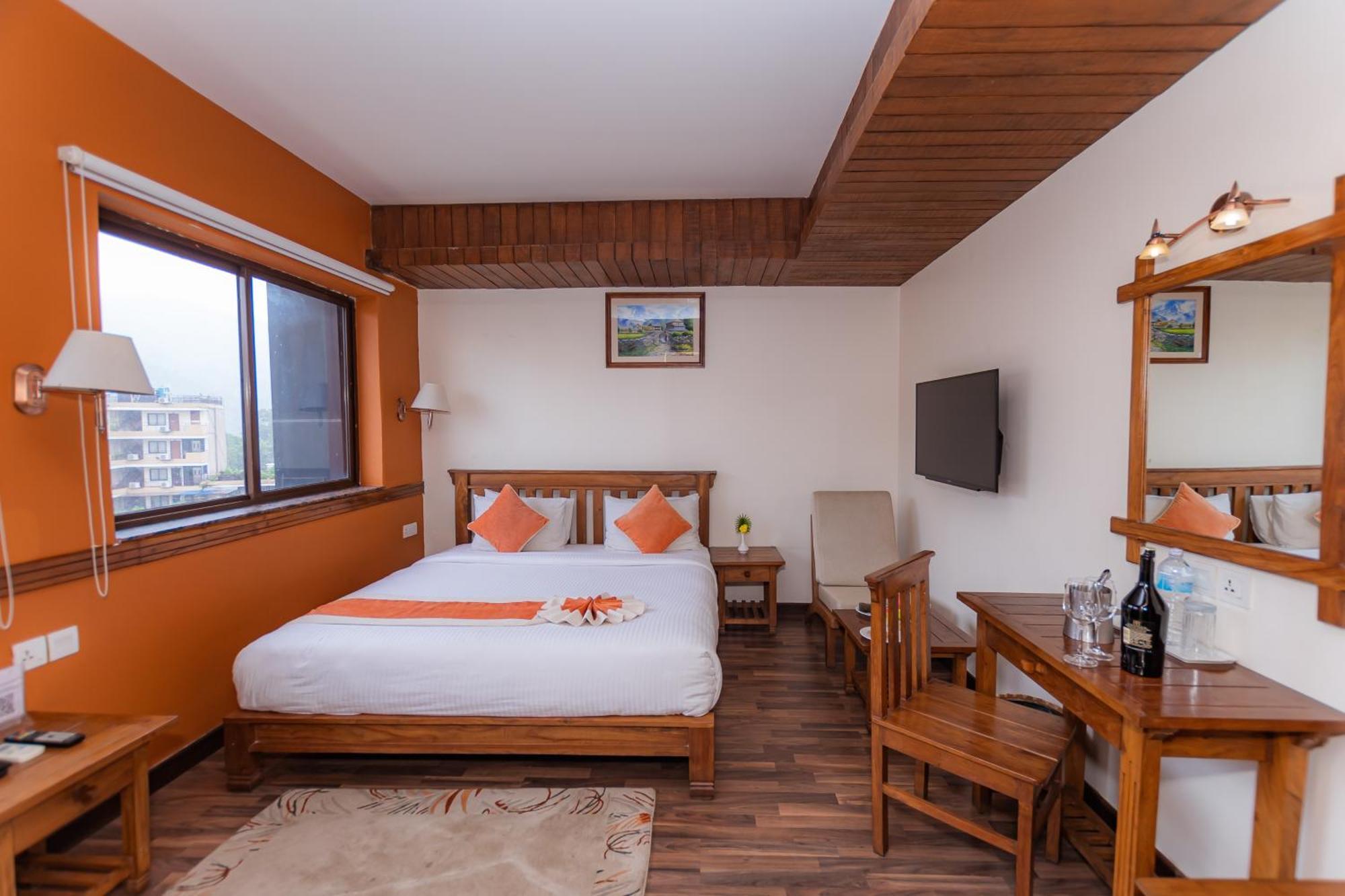 Hotel Pokhara Batika Exterior foto