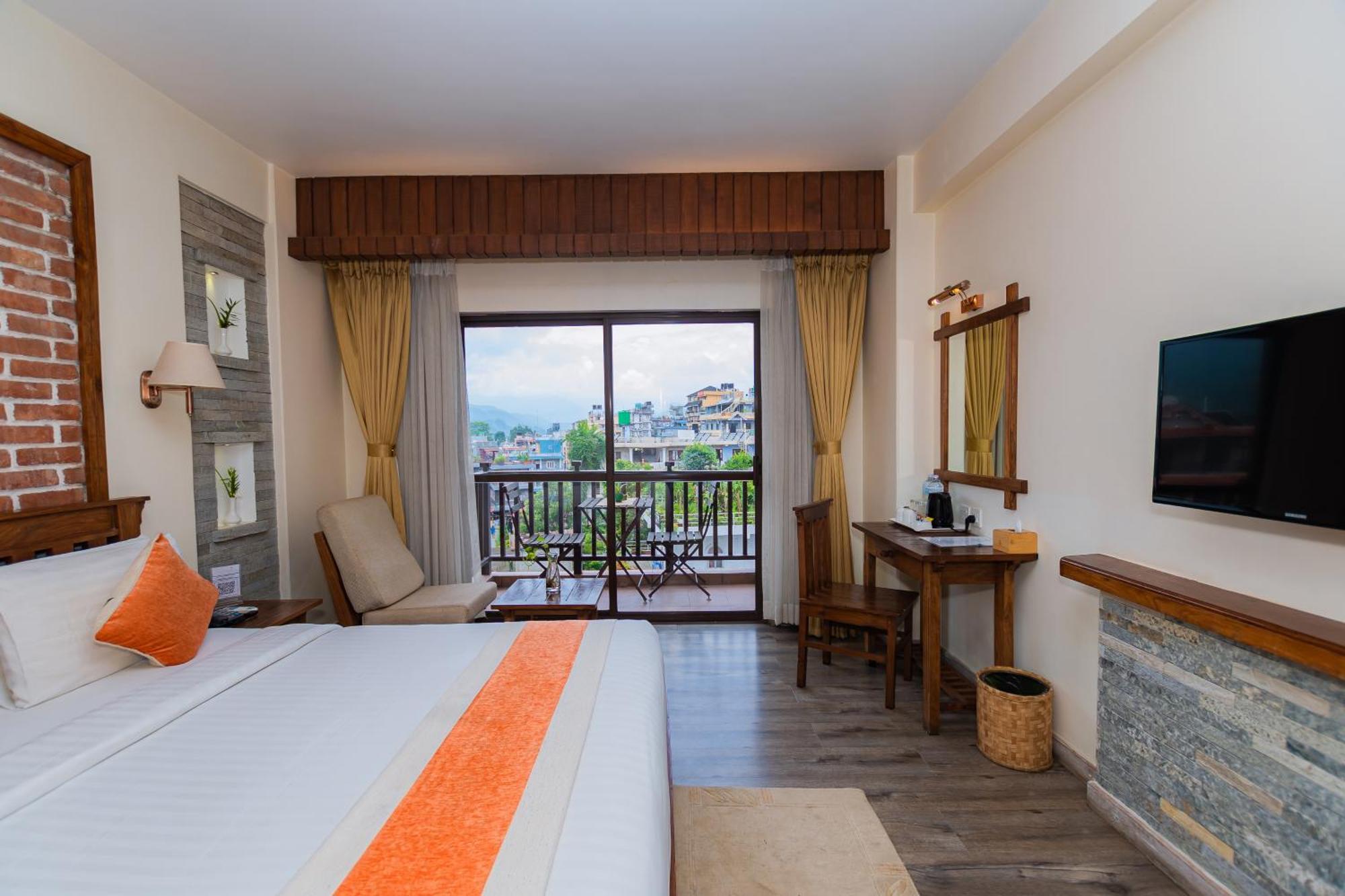 Hotel Pokhara Batika Exterior foto