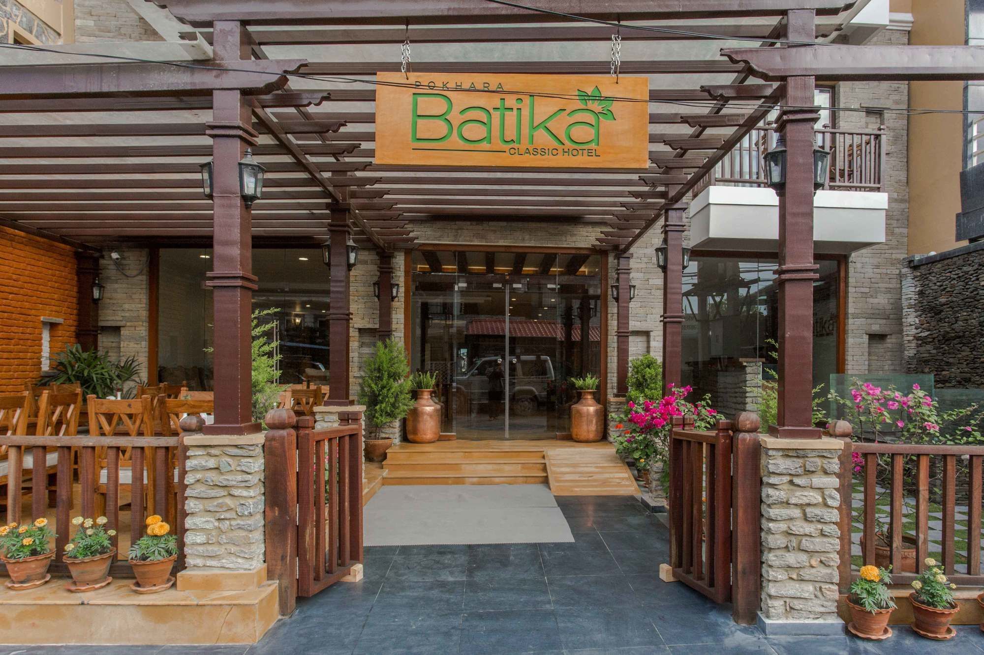 Hotel Pokhara Batika Exterior foto